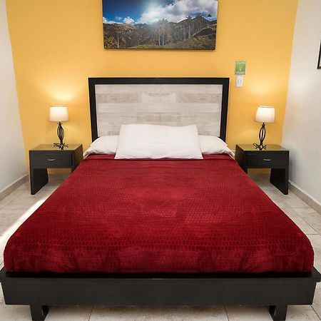 Casa Borbon Hotel Саленто Екстериор снимка