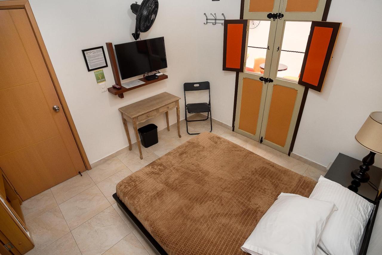 Casa Borbon Hotel Саленто Екстериор снимка