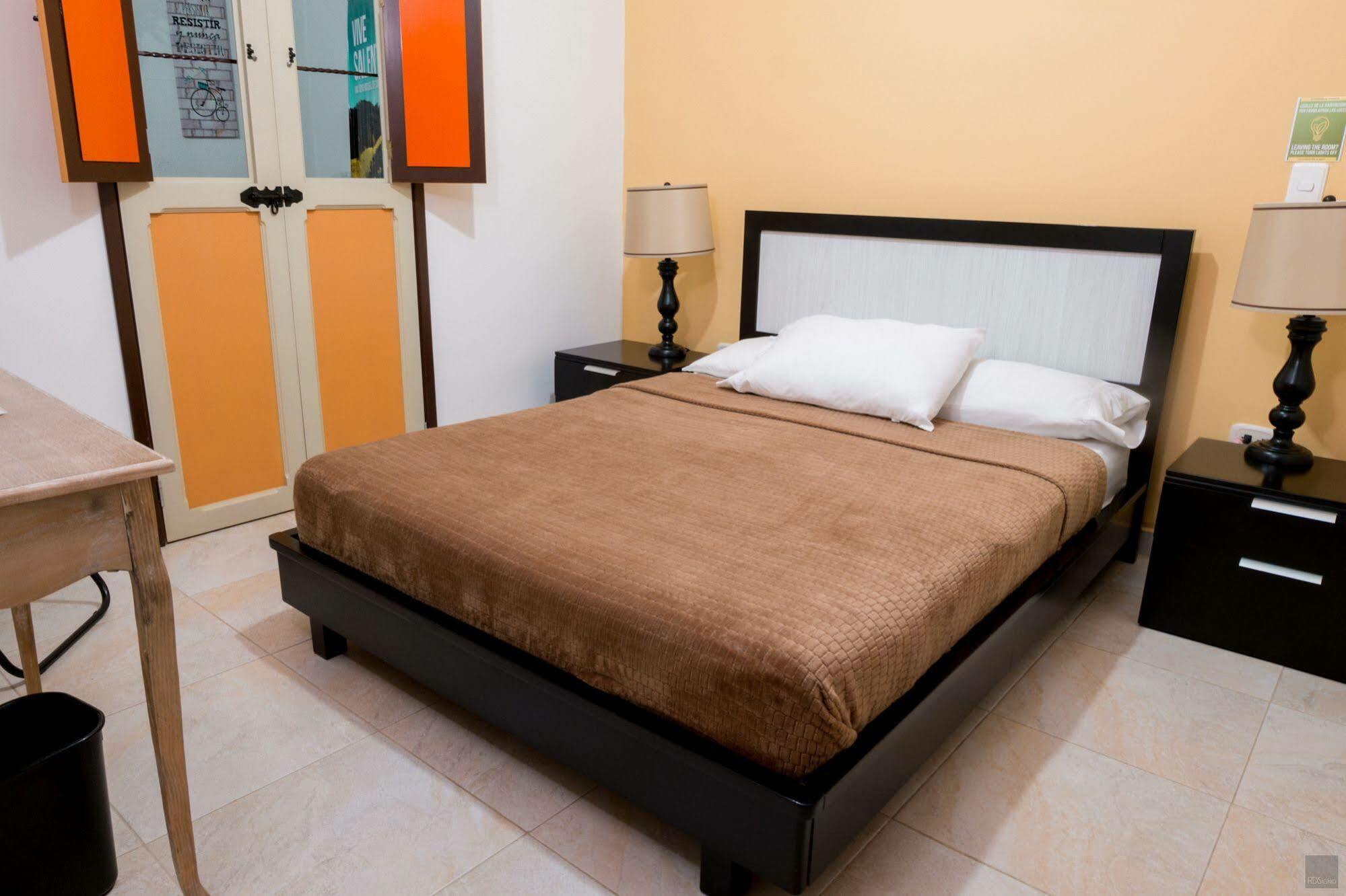 Casa Borbon Hotel Саленто Екстериор снимка