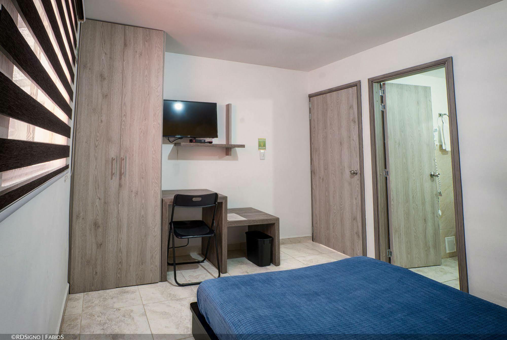 Casa Borbon Hotel Саленто Екстериор снимка